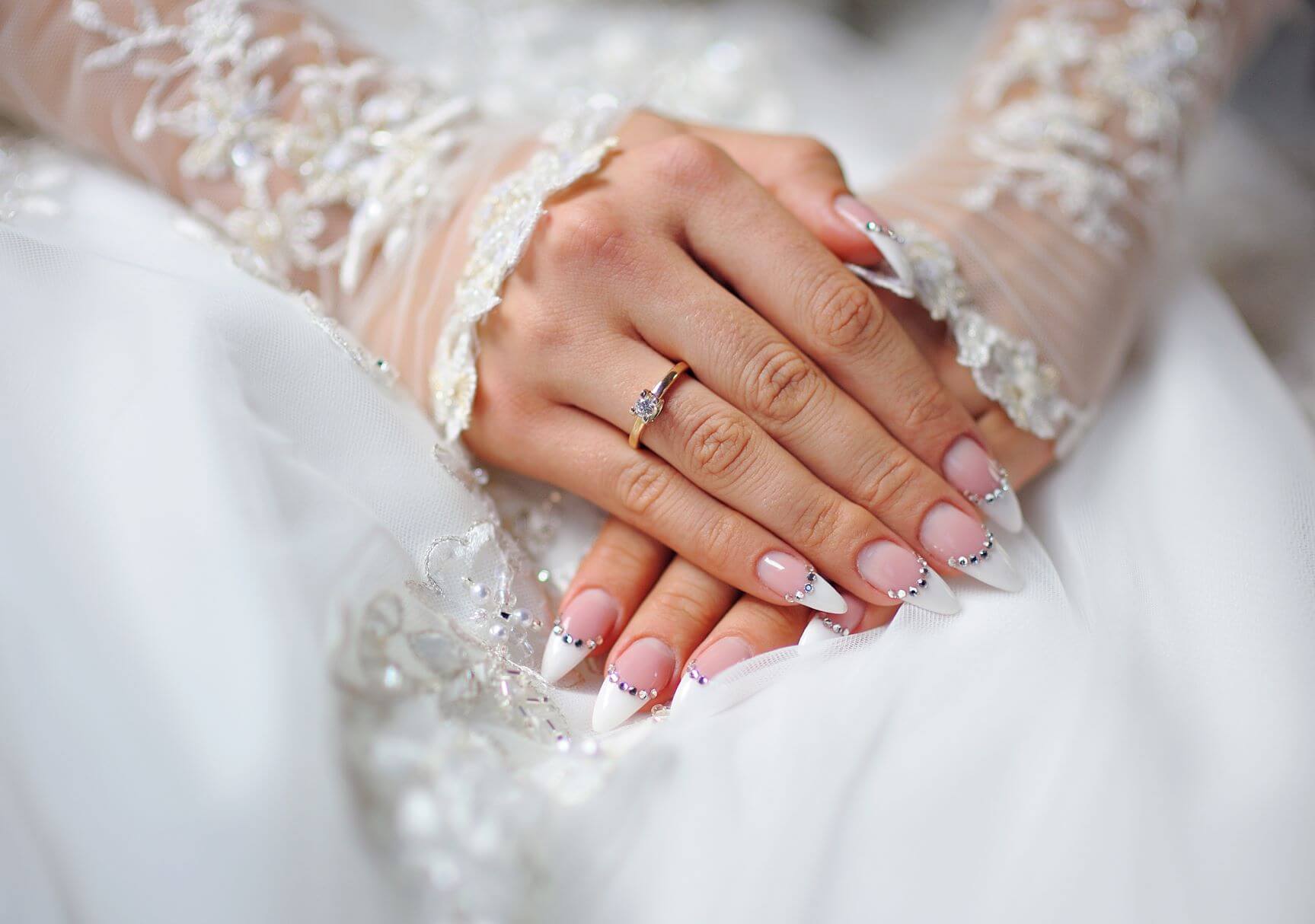 10 Unique Wedding Nail Ideas for Every Bride - Wecasa