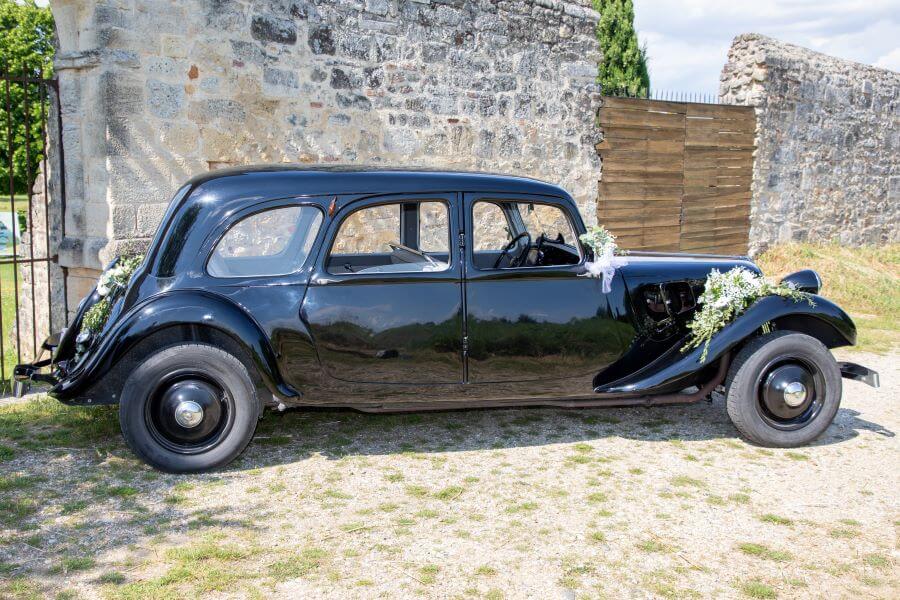 Ultimate Guide to Marrying in France 9 citreon wedding car for wedding