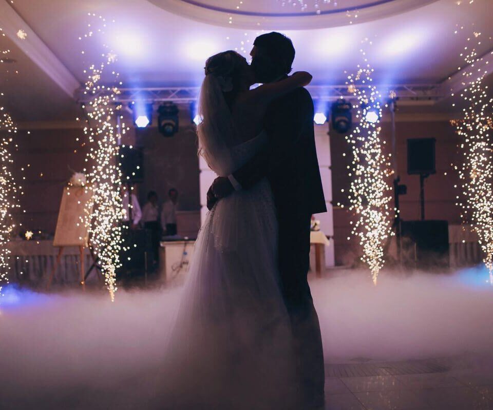 10 Things Not to Forget on Your Wedding Day 24 couple dancing on wedding day